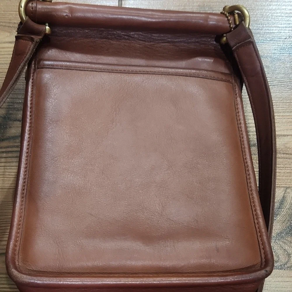 Vintage Coach Murphy Leather 9930 British Tan Long Strap Bonnie Brass Turnlock